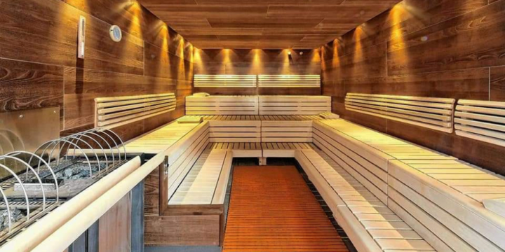Sauna inkl. Badeland (Sauna avec piscine intérieure)